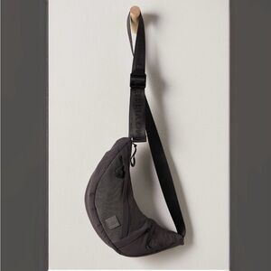 NWT FP Movement Nothing But Net Sling Bag brown black one size sporty new nwt